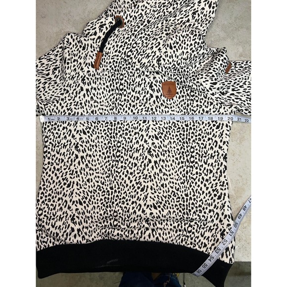 Wanakome Canada Hoodie Womens Size M Leopard Print White Black Cowl Neck Logo - Picture 5 of 6